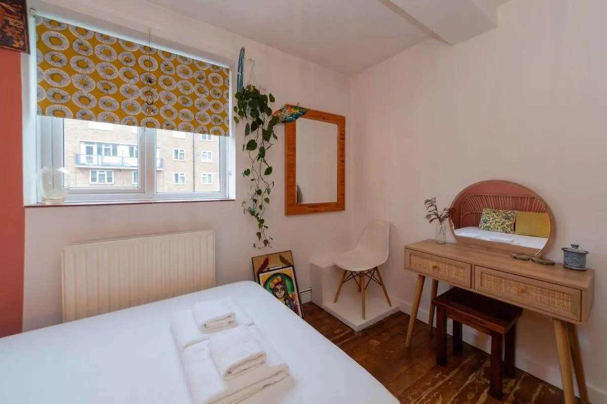 Stylish 1 Bedroom Apartment In Hackney London 0*,  United Kingdom